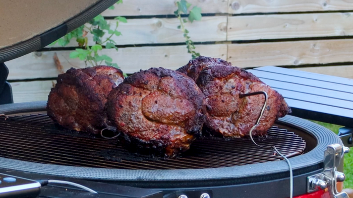 Pulled pork on the Kamado Joe